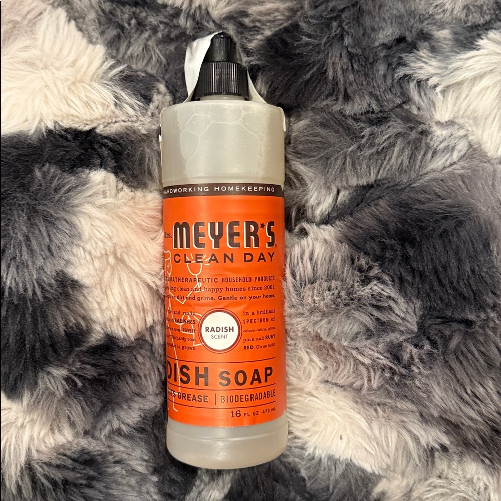 Mrs. Meyer's Clean Day Dish Soap in “Radish” Scent